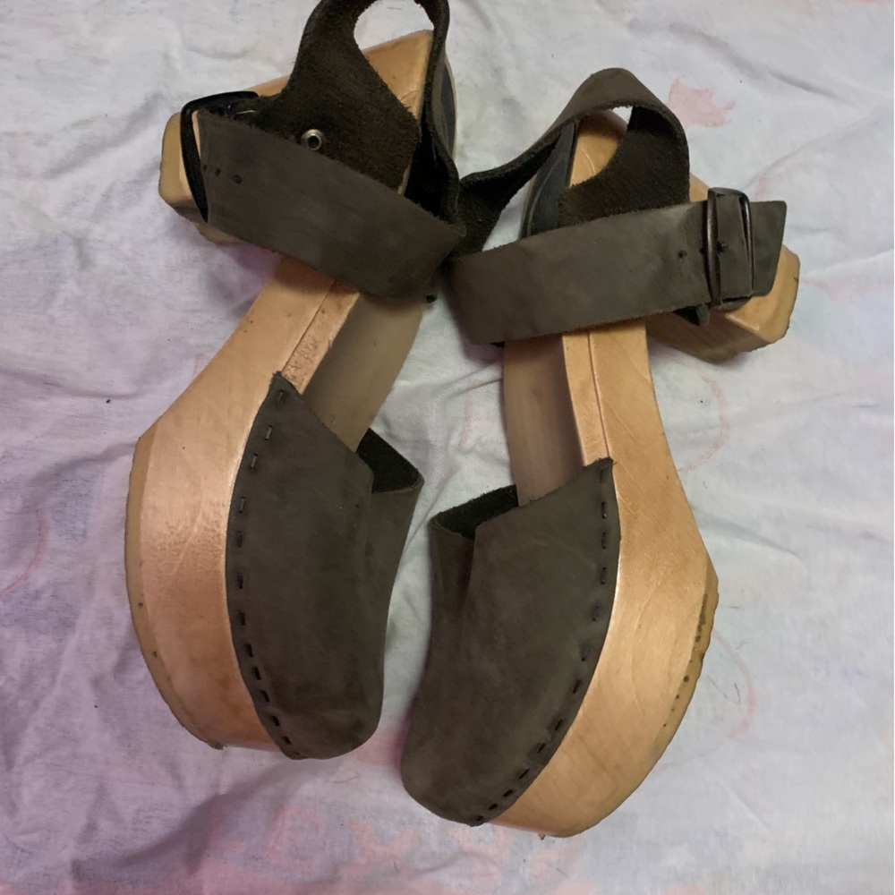 Grey/ khaki green no.6 Mary Jane clogs